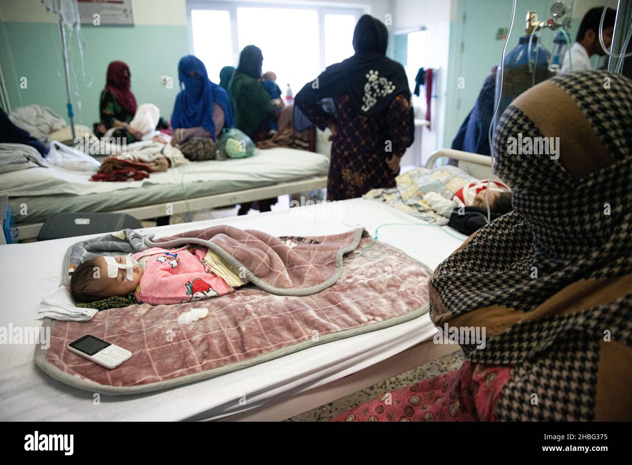 Indira Gandhi l'ospedale pediatrico di Kabul è un ospedale pediatrico dell'Afghanistan, i bambini sotto i 5 anni che soffrono di malnutrizione sono ricoverati in ospedale. Foto Stock