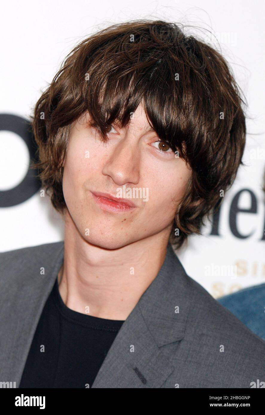 Alex Turner delle scimmie artiche ai Mojo Awards alla Birreria di Londra. Foto Stock