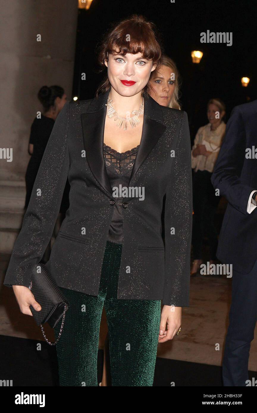 Jasmine Guiness arrivo a Chanel: Little Black Jacket Vista privata alla Saatchi Gallery su Kings Road a Londra. Foto Stock