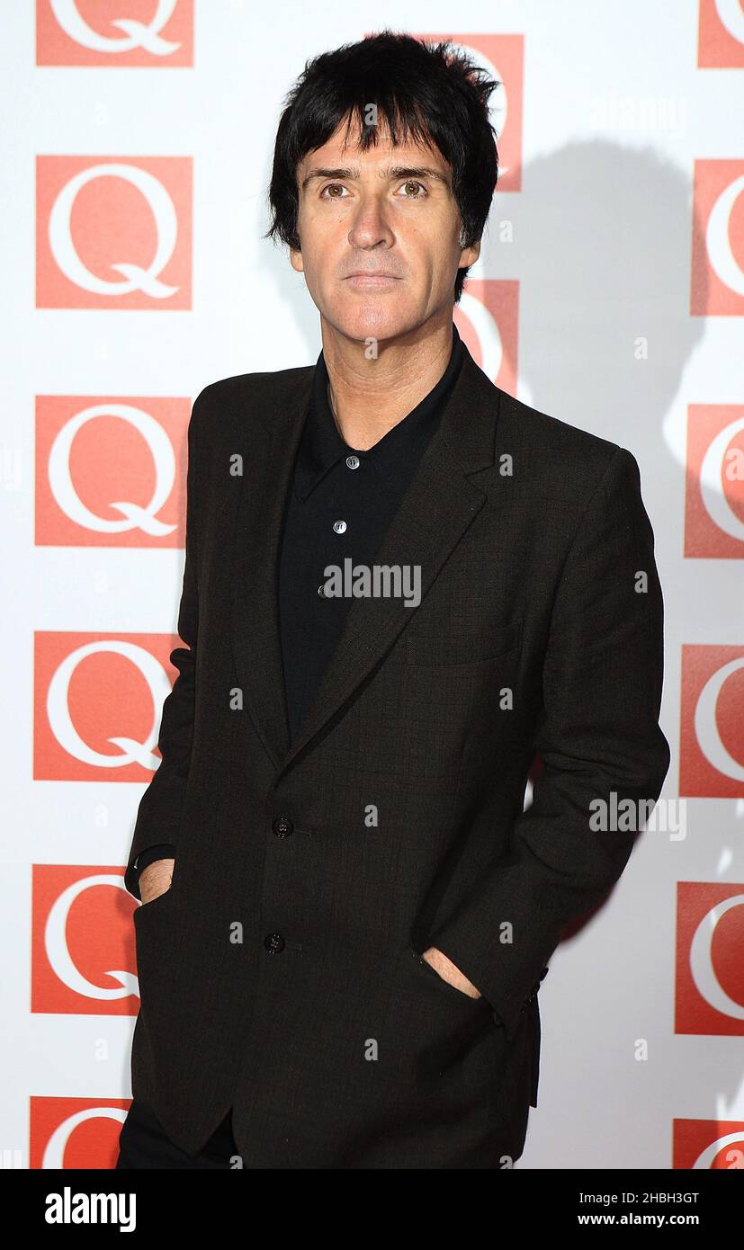 Johnny Marr arriva al Q Awards al Grosvenor Hotel di Londra. Foto Stock