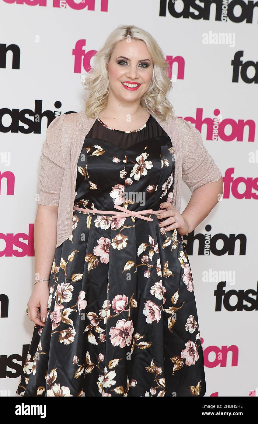 Claire Richards partecipa a una fotocall come ambasciatore del marchio per il rivenditore Fashion World alla BB Bakery di Covent Garden a Londra. Foto Stock