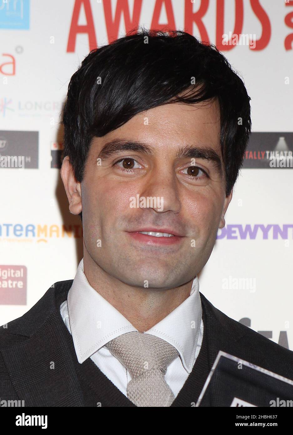 Ramin Karimloo-Les miserabile migliore acquisizione in un ruolo al Whatsonstage Awards al Palace Theatre di Londra. Foto Stock