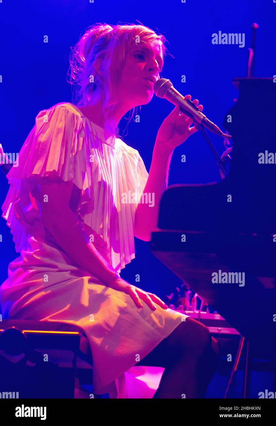 Agnes Obel si esibisce al Somerset House Series presso la Somerset House di Londra. Foto Stock