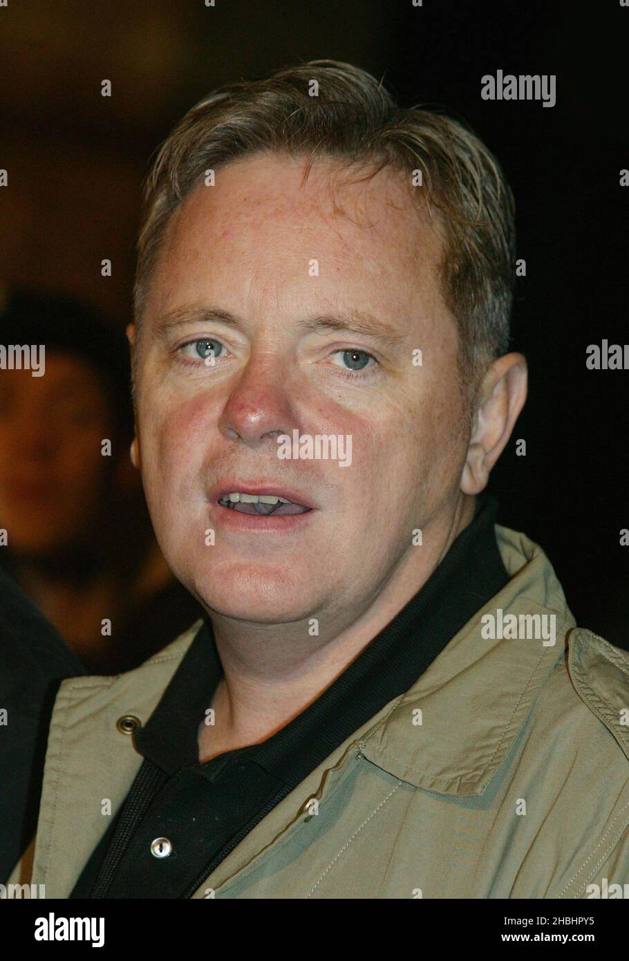 Bernard Sumner of New Order arriva alla Hall of Fame Awards all'Alexandra Palace di Londra Nord. Colpo di testa Foto Stock