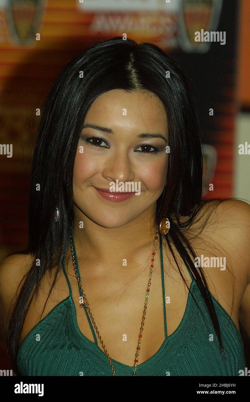 LA CLASSICA GIRL BAND 'BOND' SI ESIBIRÀ AL CLASSICO BRIT AWARDS 2001. Foto Stock