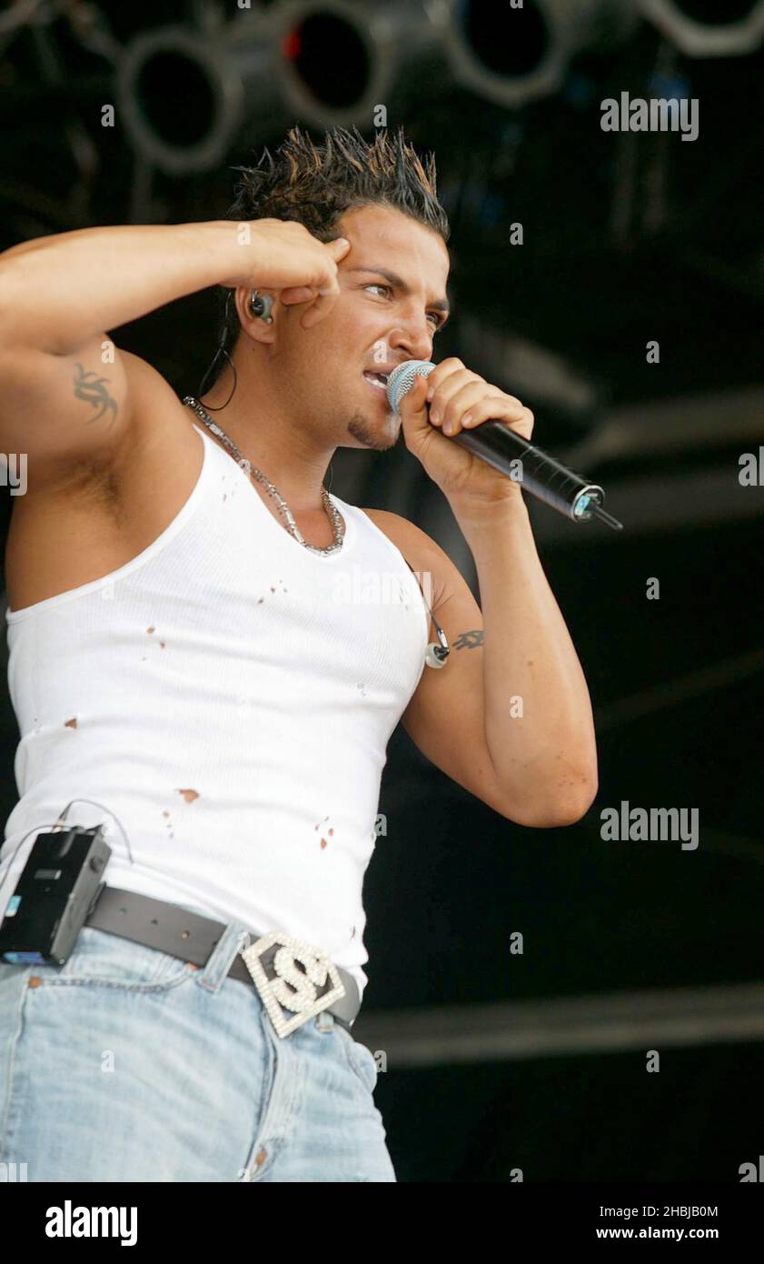 Peter Andre suona dal vivo sul palco al Big Gay out al Finsbury Park di Londra. Foto Stock