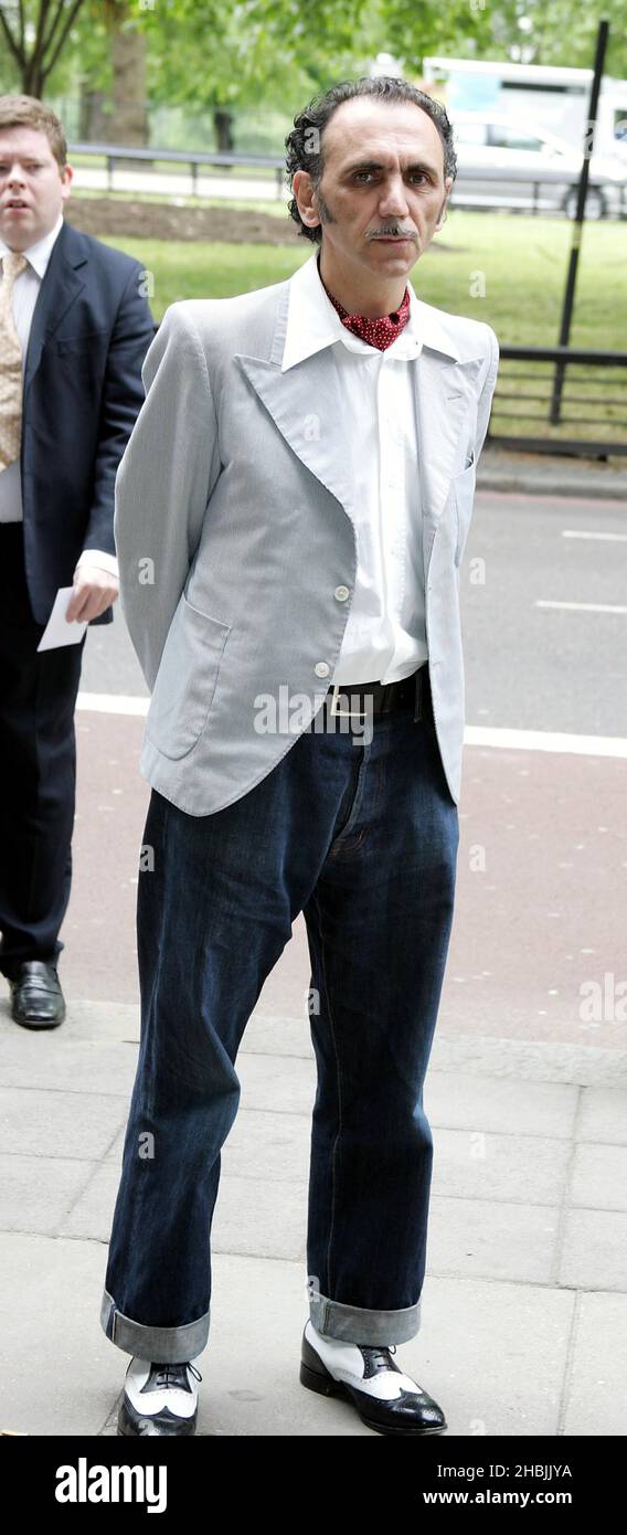 Kevin Rowland of Dexy's Midnight Runners arriva agli Ivor Novello Awards al Grosvenor House Hotel di Londra. Foto Stock