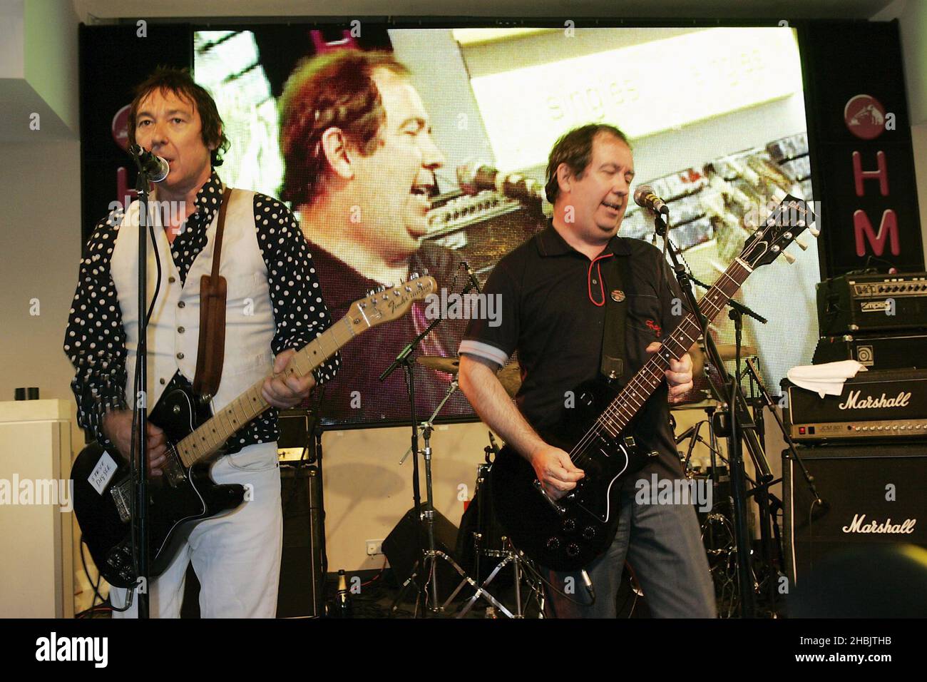 Steve Duggle, Pete Shelley, Steve Garvey e Danny Farrant dei Buzzcocks. Foto Stock