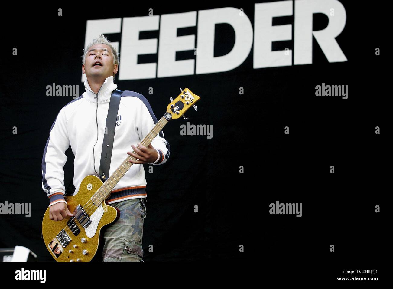 Taka Hirose di Feeder suona al Reading Festival, a Reading il 26 agosto 2006. Intrattenimento. Foto Stock