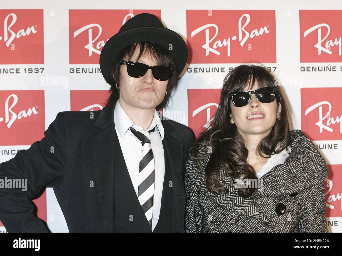 Bambole Soho in arrivo al Ray-Ban Wayfarer Uncut Sessions Photocall alla Sala da ballo elettrica il 12 dicembre 2006 a Londra. Foto Stock