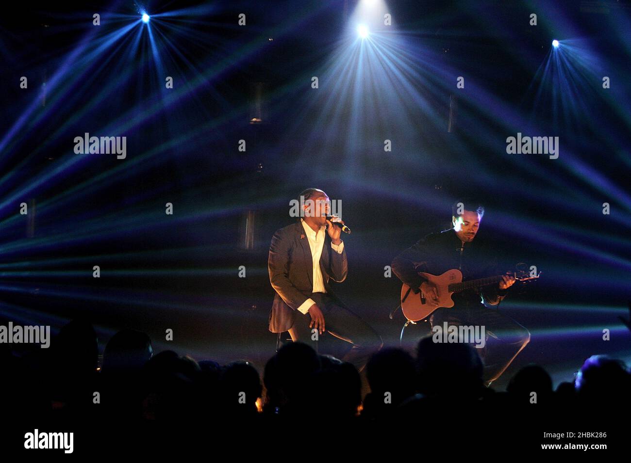 Lemar si esibisce al Brit Awards 2007 Launch Party all'Hammersmith Palais di Londra ovest, 16 gennaio 2007. Foto Stock