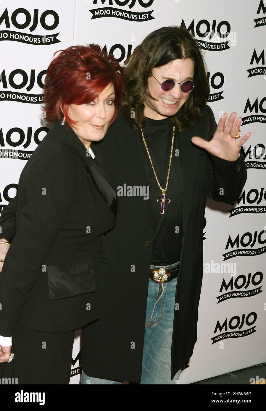 Sharon e Ozzy Osbourne arrivano per la cerimonia di premiazione Mojo Honors List presso la Birreria, a est di Londra. Foto Stock