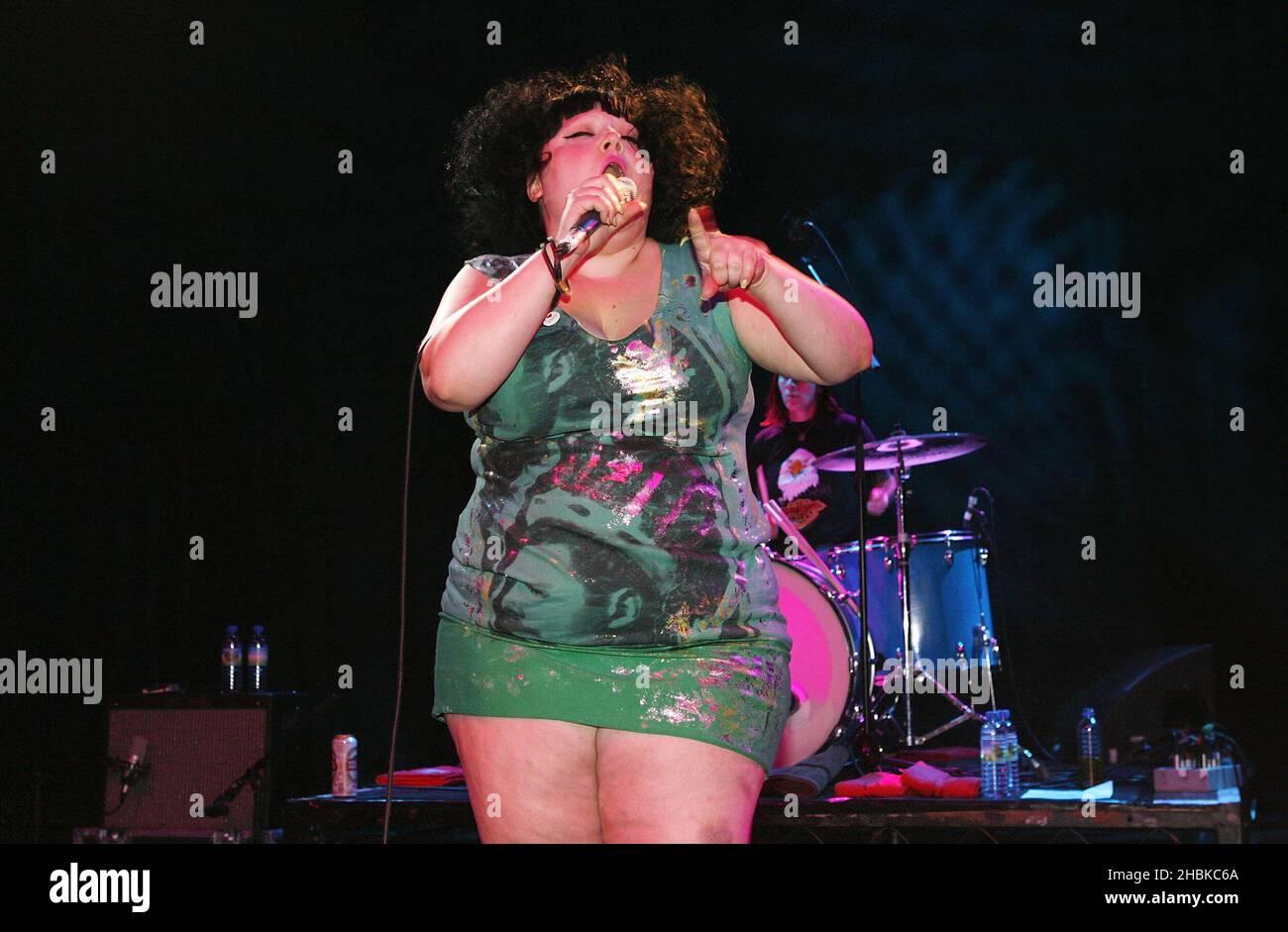Beth Ditto del Gossip in concerto al Shepherd's Bush Empire nella parte ovest di Londra. Foto Stock