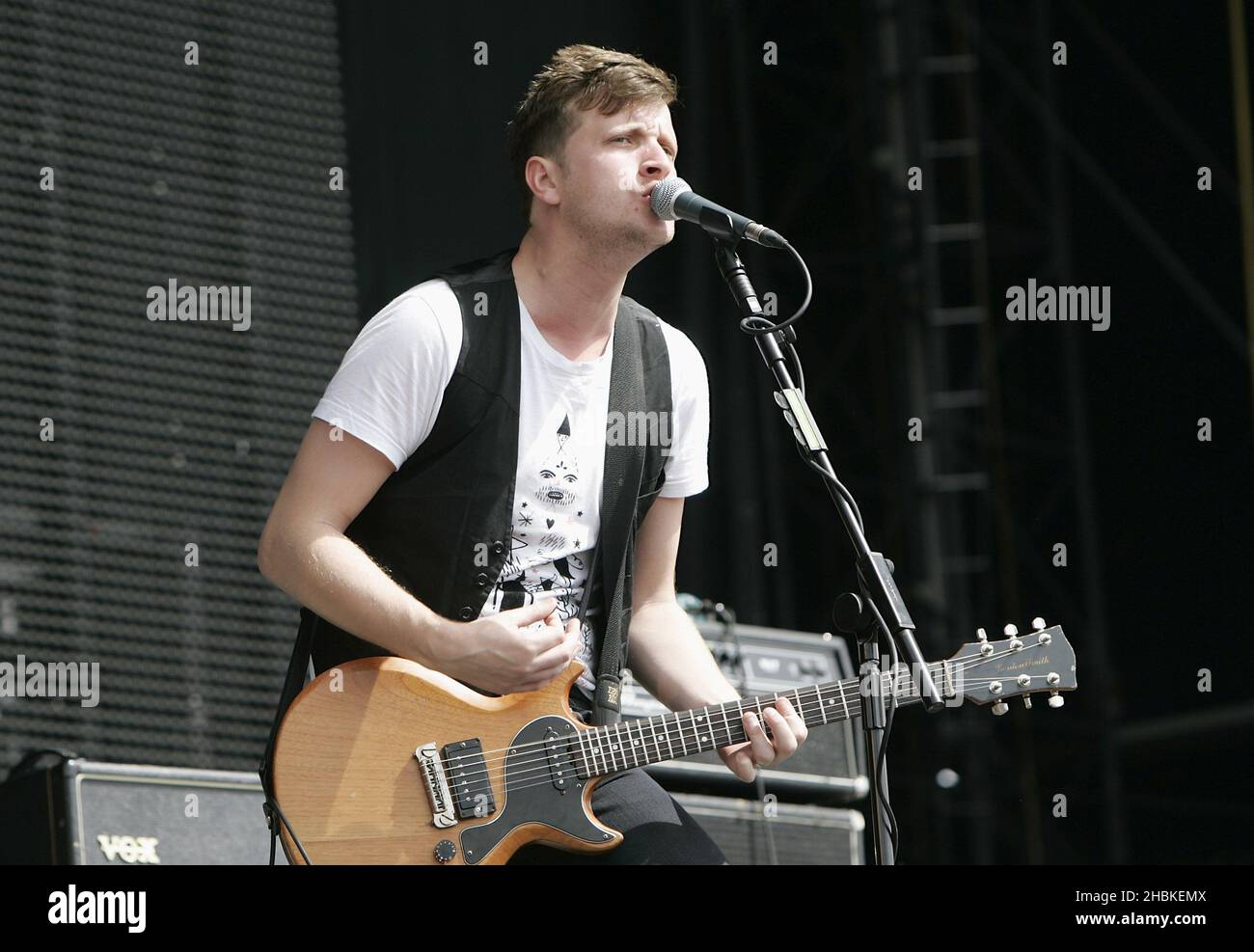 I Futureheads si esibiscono il secondo giorno del V Festival presso l'Hylands Park di Chelmsford. Foto Stock