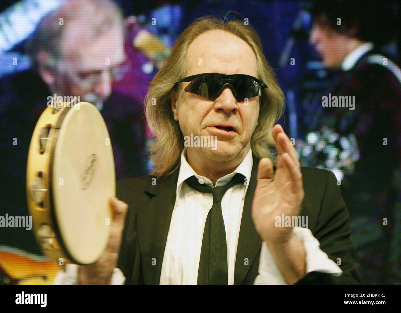 Phil May of the Pretty Things suona con la sua band al Mojo Honors List Nominees annuncio 2009 a HMV Oxford Street, Londra. Foto Stock