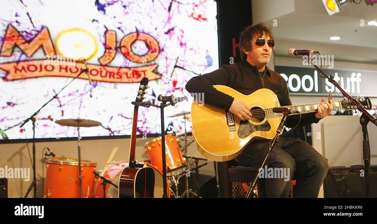 Ian Brodie si esibisce al Mojo Honors List Nominees 2009 alla HMV Oxford Street, Londra. Foto Stock