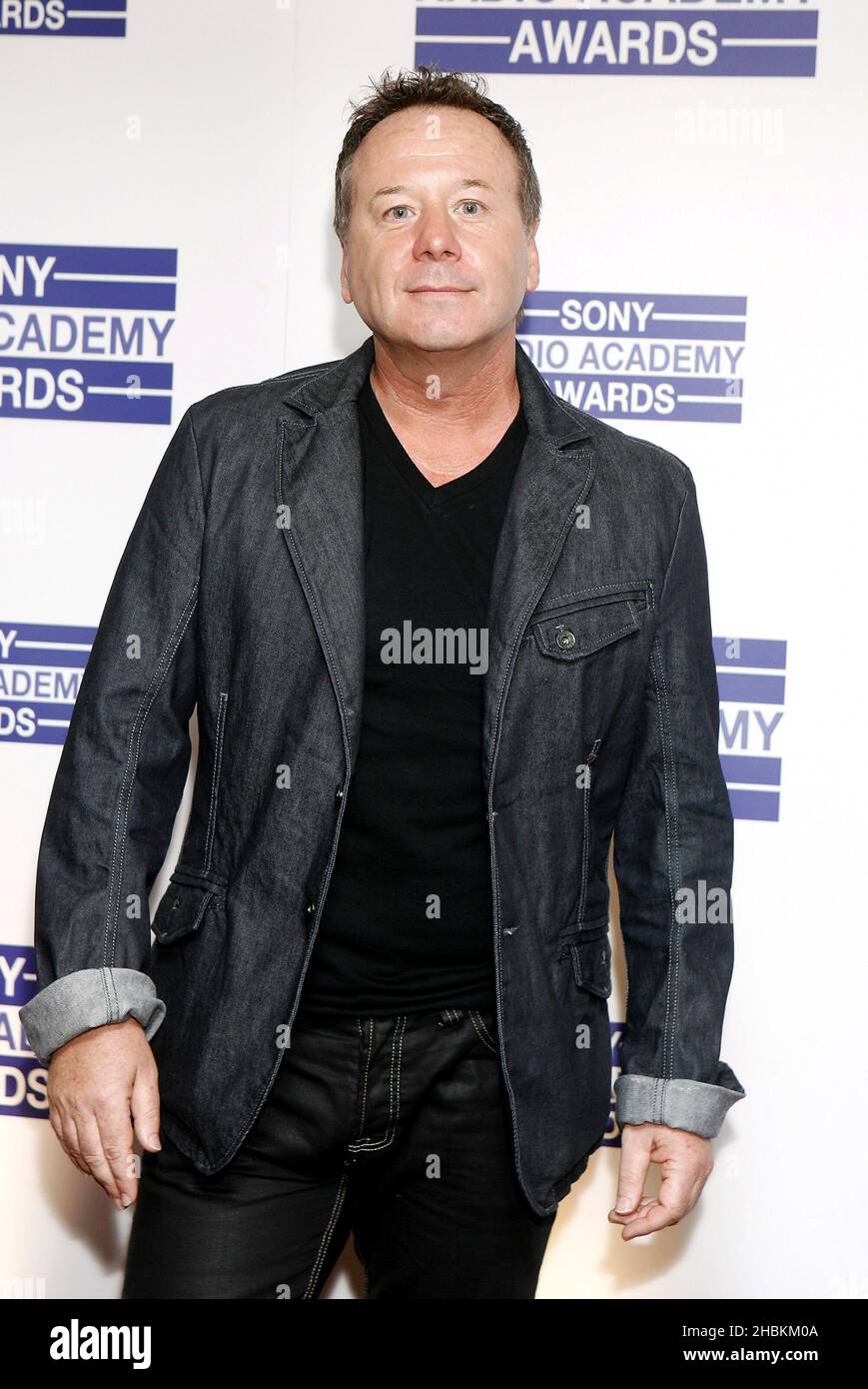 Jim Kerr of Simple Minds arriva ai Sony radio Academy Awards al Grosvenor Hotel di Londra. Foto Stock
