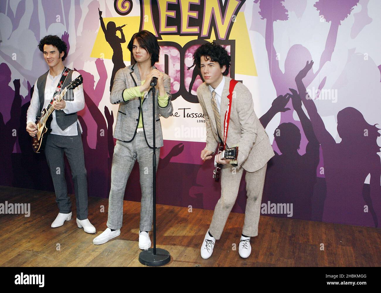 Kevin, Joe e Nick Jonas della cera Jonas Brothers al Madame Tussauds, Londra Foto Stock
