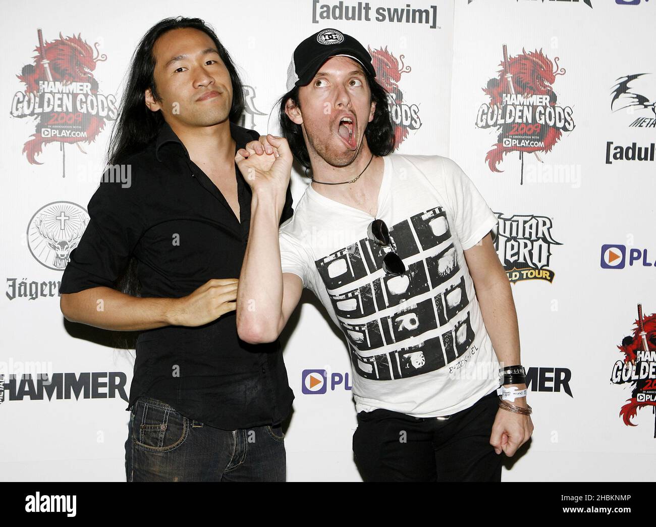 Herman li e Sam Totman arrivano al Metal Hammer Golden God Awards all'Indigo 2, la O2 Arena di Greenwich, Londra. Foto Stock