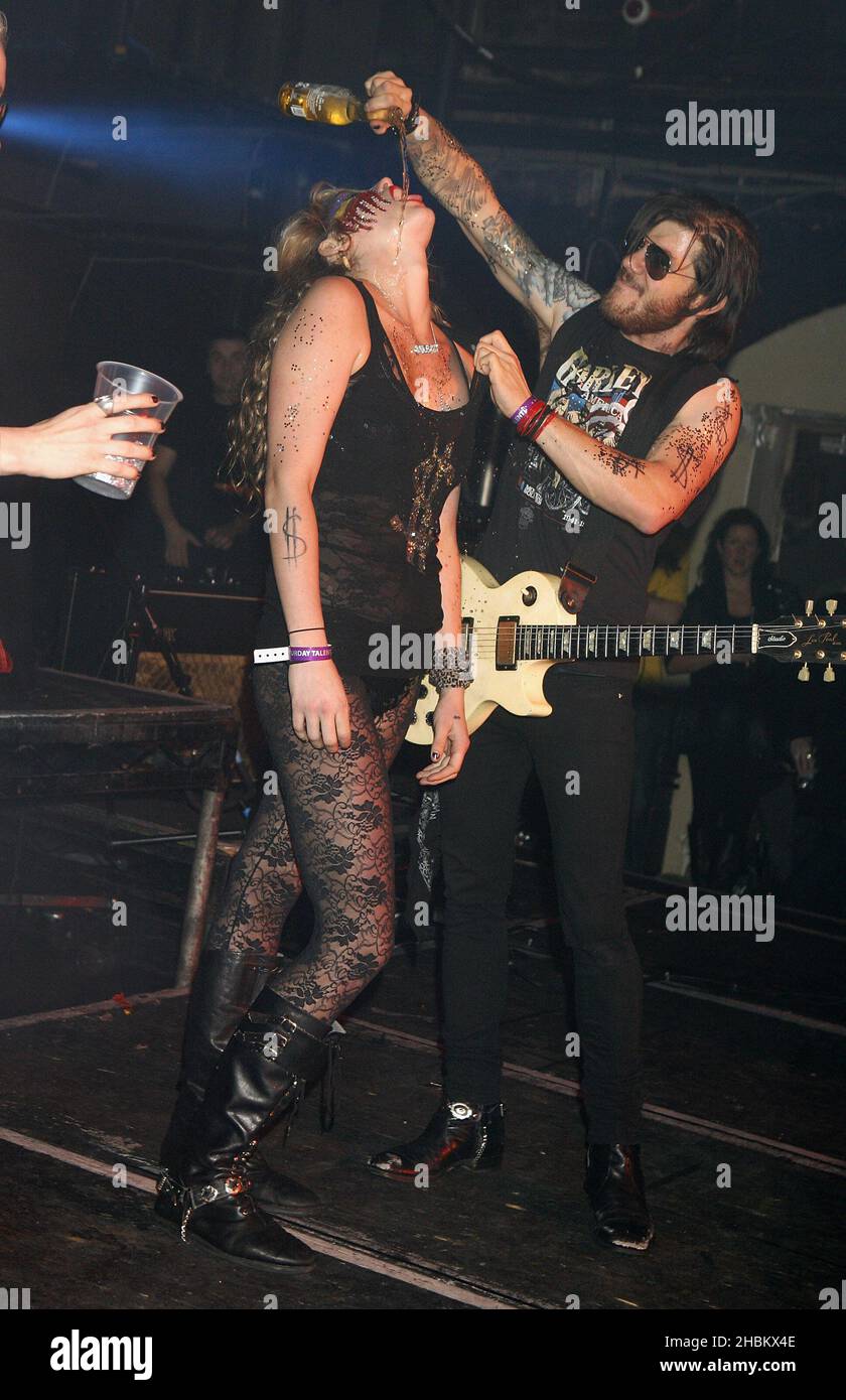 Ke$ha suona al GAY, Londra Foto Stock