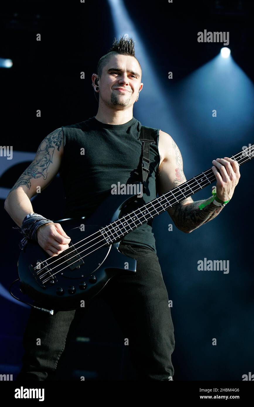 Jason James of Bullet for My Valentine si esibisce in seconda tappa al Download Festival di Castle Donnington, Leicestershire. Foto Stock