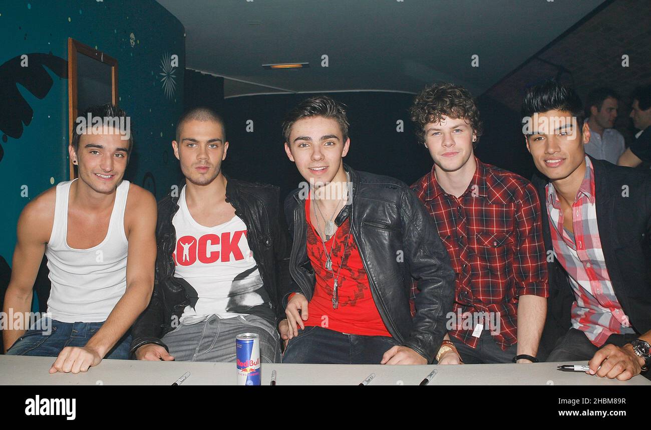 (L-R) Tom Parker, Max George, Nathan Sykes, Jay McGuiness e Siva Kaneswaran del CD Wanted firmato al G-A-Y Heaven, Londra Foto Stock