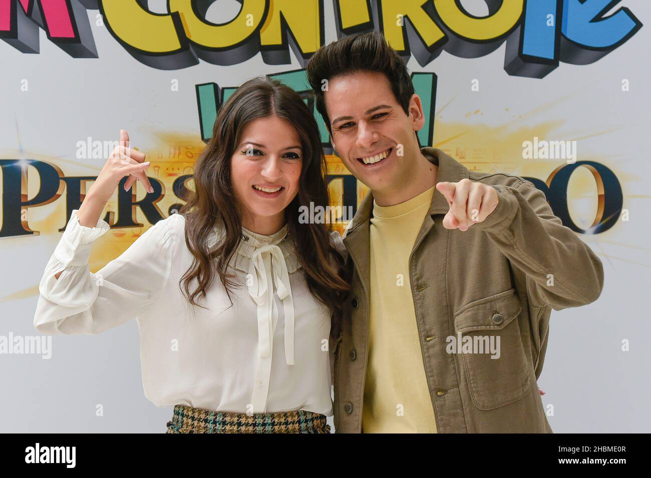 Italia, Roma, 20 Dicembre 2021 : Fotocall of the movie 'me contro te il film 3 - si nel tempo' nella foto: Luigi Calagna e Sofia Scalia, famosi youtubers italiani Foto © Fabio Mazzarella/Sintesi/Alamy Live News Foto Stock