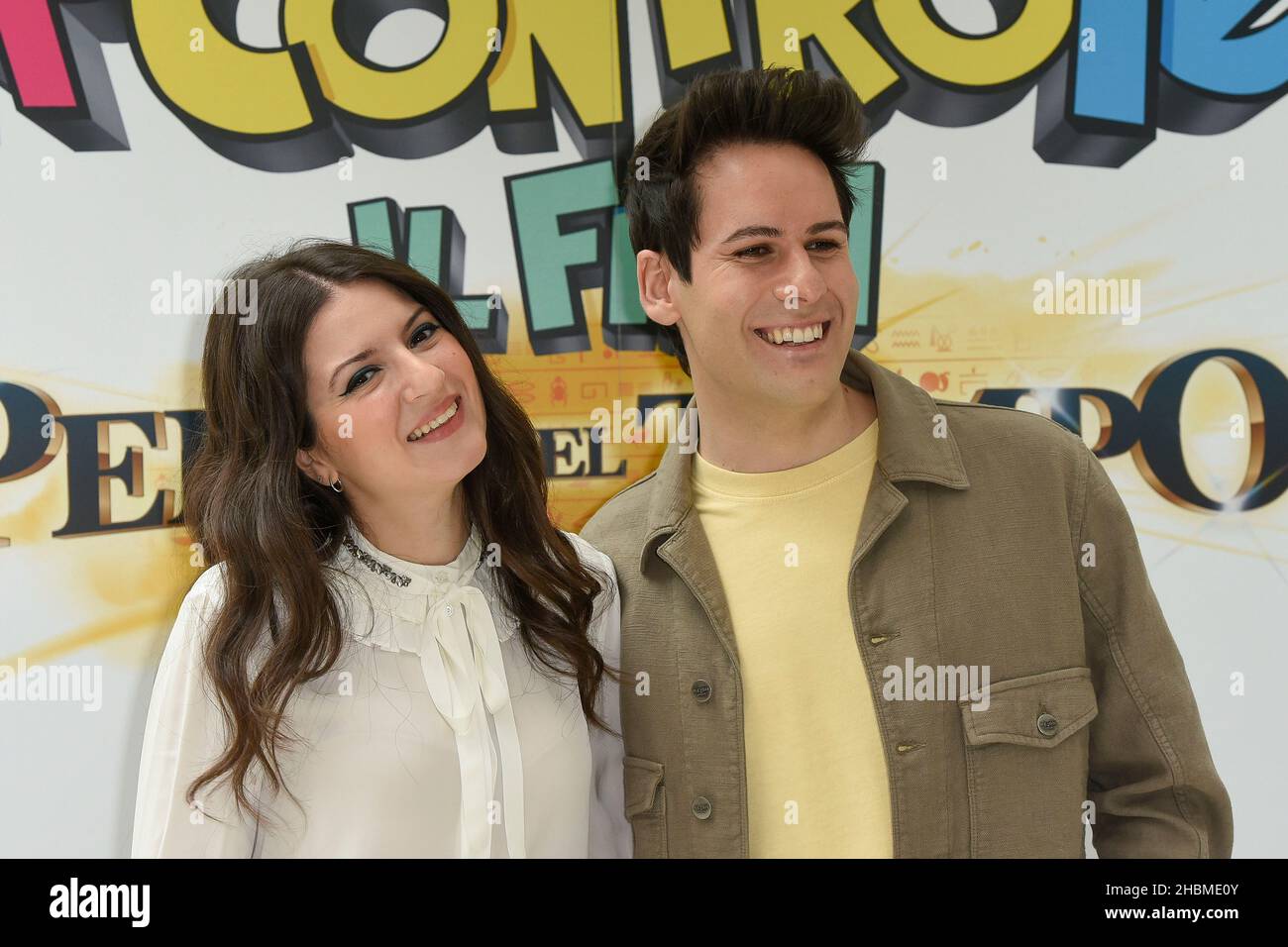 Italia, Roma, 20 Dicembre 2021 : Fotocall of the movie 'me contro te il film 3 - si nel tempo' nella foto: Luigi Calagna e Sofia Scalia, famosi youtubers italiani Foto © Fabio Mazzarella/Sintesi/Alamy Live News Foto Stock