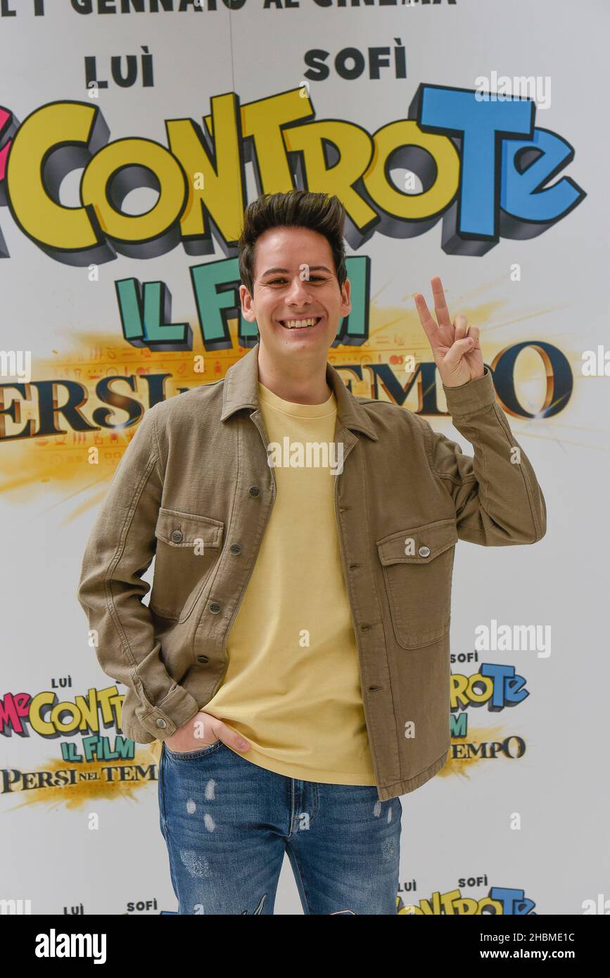 Italy, Rome, 20 December, 2021 : Fotocall of the movie 'me contro te il film 3 - si nel tempo' pictured: Luigi Calagna, Famous Italian youtuber Photo © Fabio Mazzarella/Sintesi/Alamy Live News Foto Stock