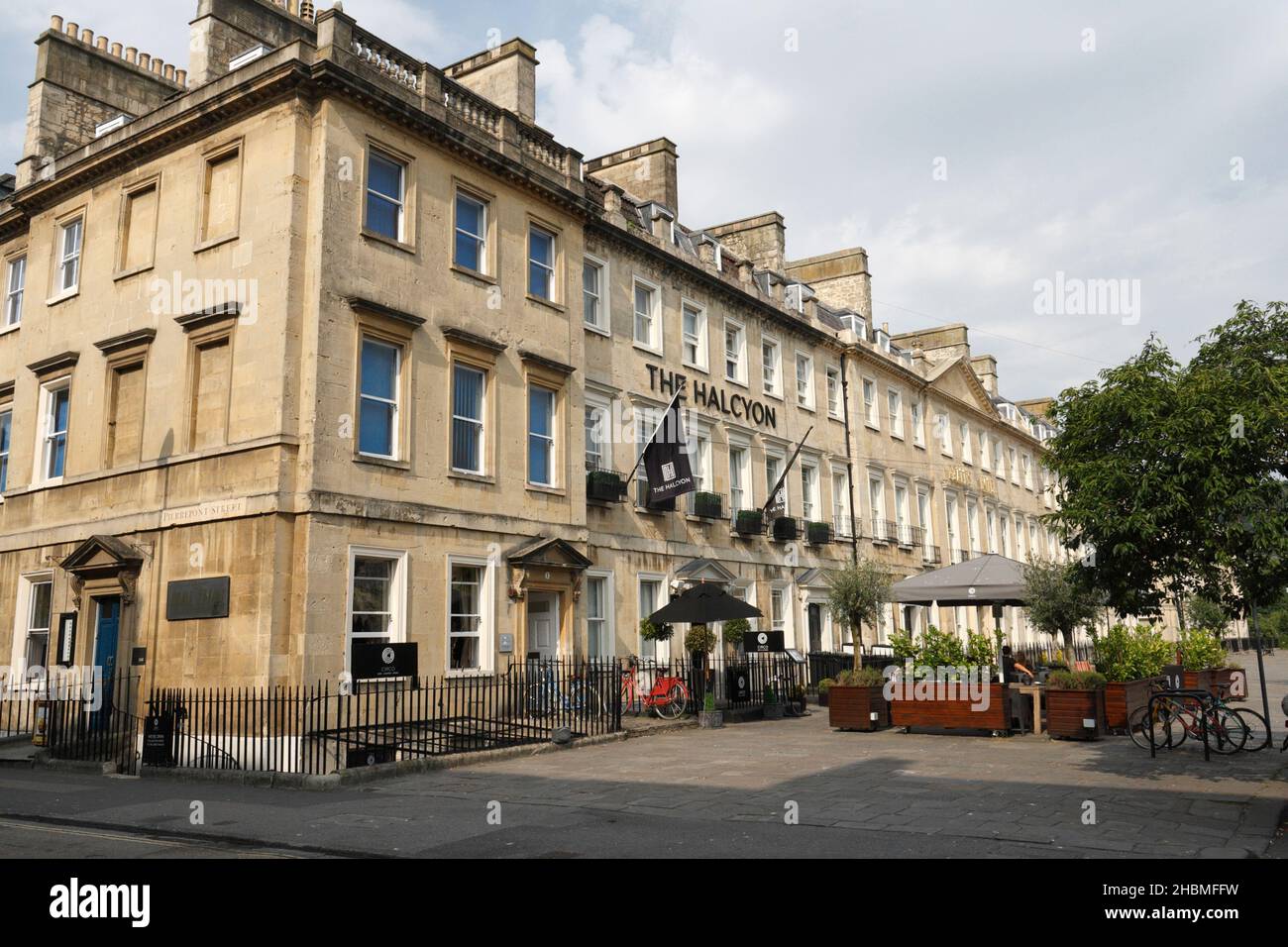 South Parade Bath Inghilterra, l'Halcyon hotel Georgian Terrace Building. Grado i elencato. Architettura cittadina inglese patrimonio mondiale dell'umanità Foto Stock