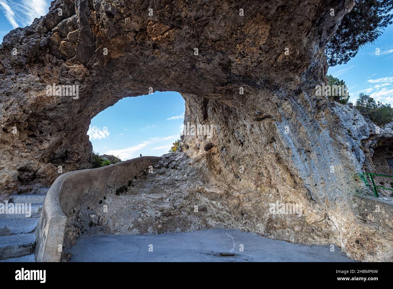 Finestra del diavolo. Ventano del Diablo. Villalba de la Sierra, Cuenca, Spagna - Europa. El Ventano del Diablo è un punto di vista naturale a forma di cav Foto Stock