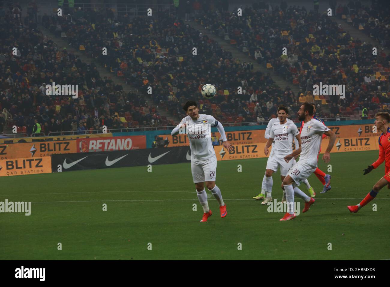 BUCAREST, ROMANIA - 15 dicembre 2021: Partita di calcio tra FCSB e Rapid 1923 anni sulla National Arena in League 1. Foto Stock