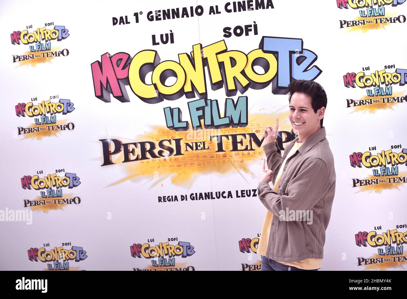 Roma, Italia. 20th Dic 2021. Luigi Calagna partecipa alla fotocall del film "me contrasto te il Film - Persi nel tempo" il 20 dicembre 2021 a Roma. Credit: dpa/Alamy Live News Foto Stock