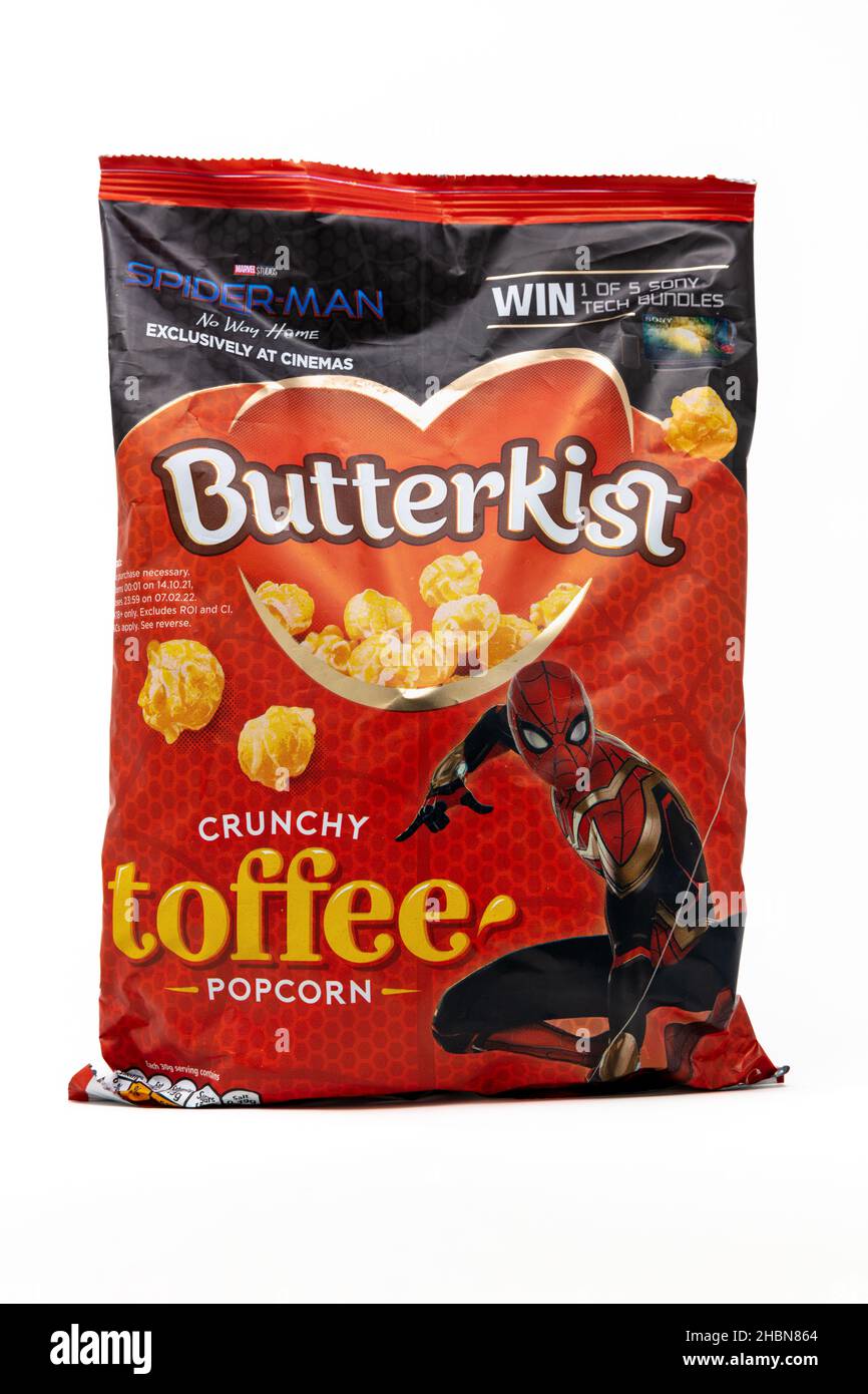 Butterkist Crunchy Toffee Popcorn - pacchetto promozionale Spider-Man Foto Stock
