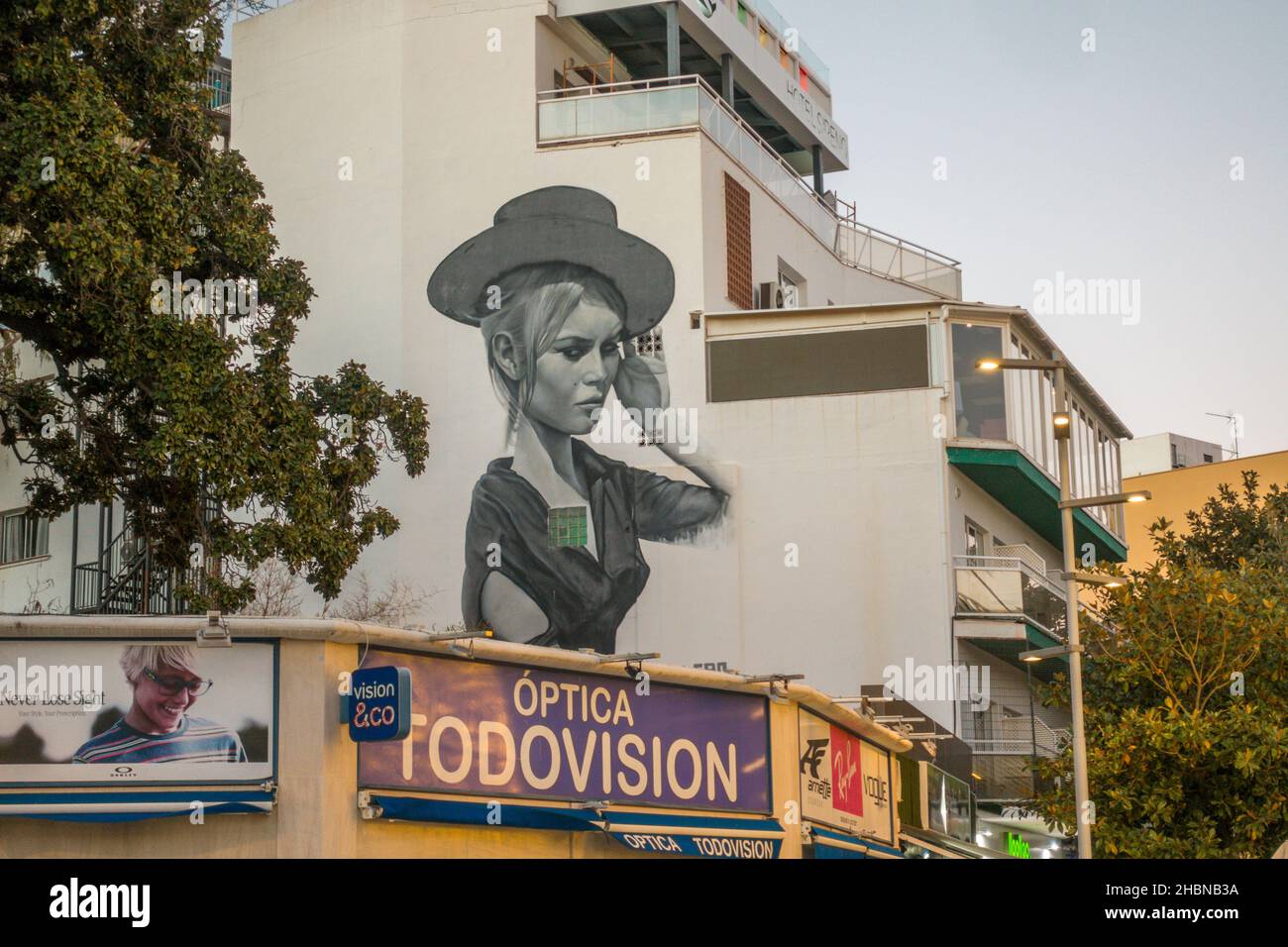 Brigitte bardot pittura su muro nel centro di Torremolinos, Andalusia, Spagna. Foto Stock