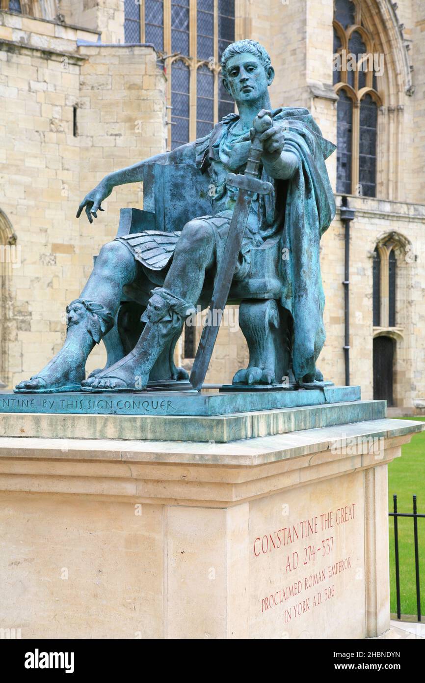 Statua di Costantino a York Foto Stock