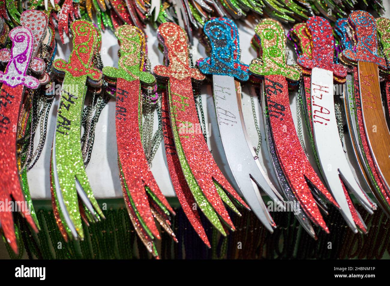 Antalya,Turchia - 06-25-2016:oggetti con il simbolo della spada di Zulfıkar Foto Stock