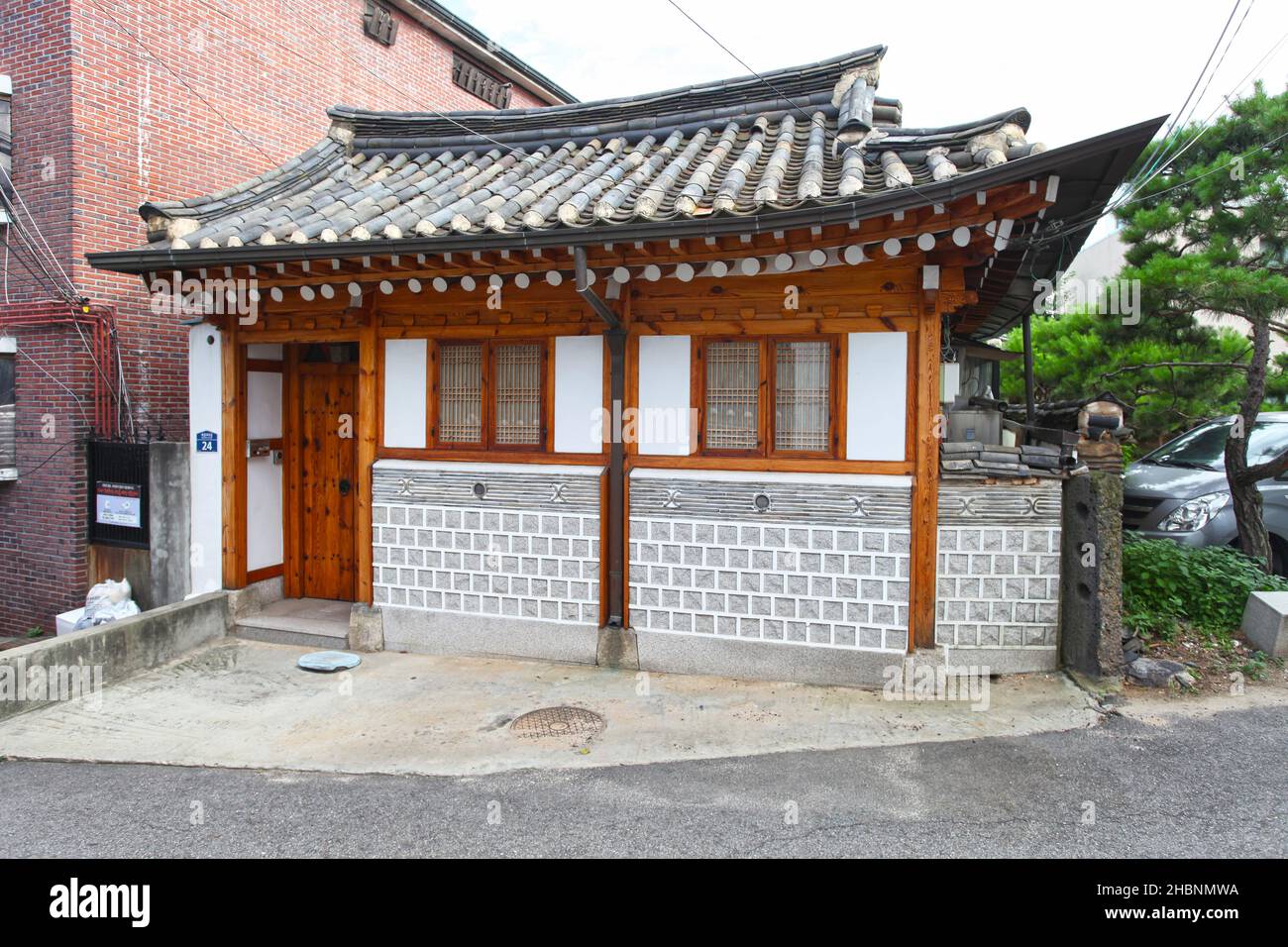 Piccoli negozi ed edifici a Jongno-GU, Seoul, Corea del Sud. Foto Stock