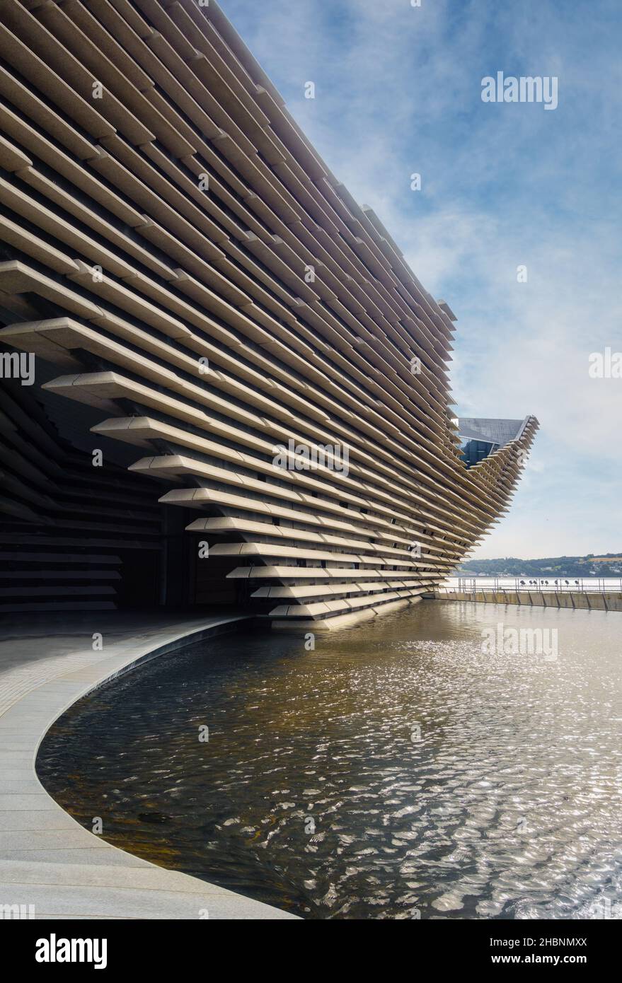 Dundee, Scozia, Regno Unito - V&A Dundee design Museum di Kengo Kuma and Associates Foto Stock