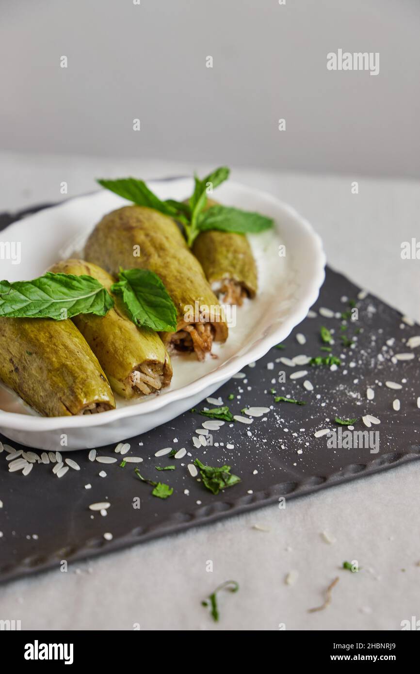 cucina araba tradizionale. Zucchine Foto Stock