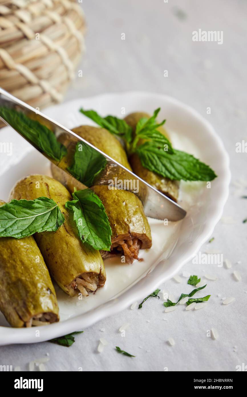 cucina araba tradizionale. Zucchine Foto Stock