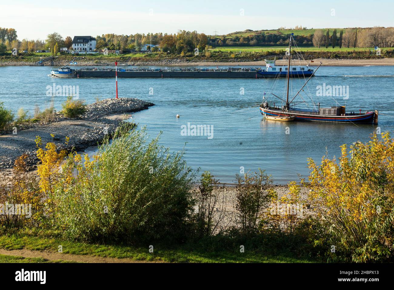 Deutschland, Monheim am Rhein, Bergisches Land, Niederbergisches Land, Niederberg, Rheinland, Nordrhein-Westfalen, NRW, Rheinlandschaft, Landzunge, Fi Foto Stock