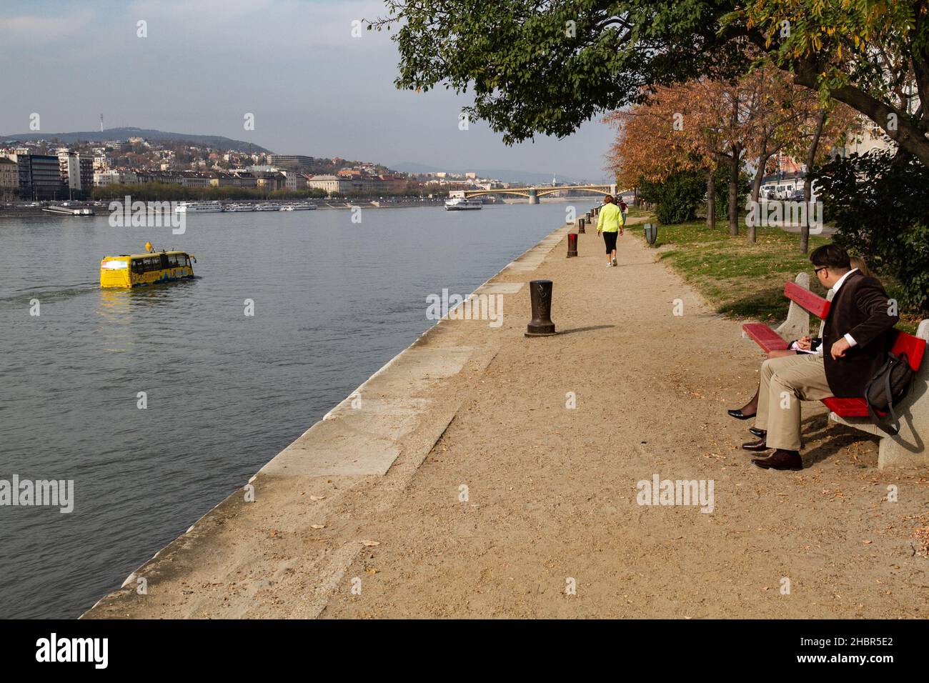 Bus Barca nel Danubio, Budapest, Ungheria Foto Stock