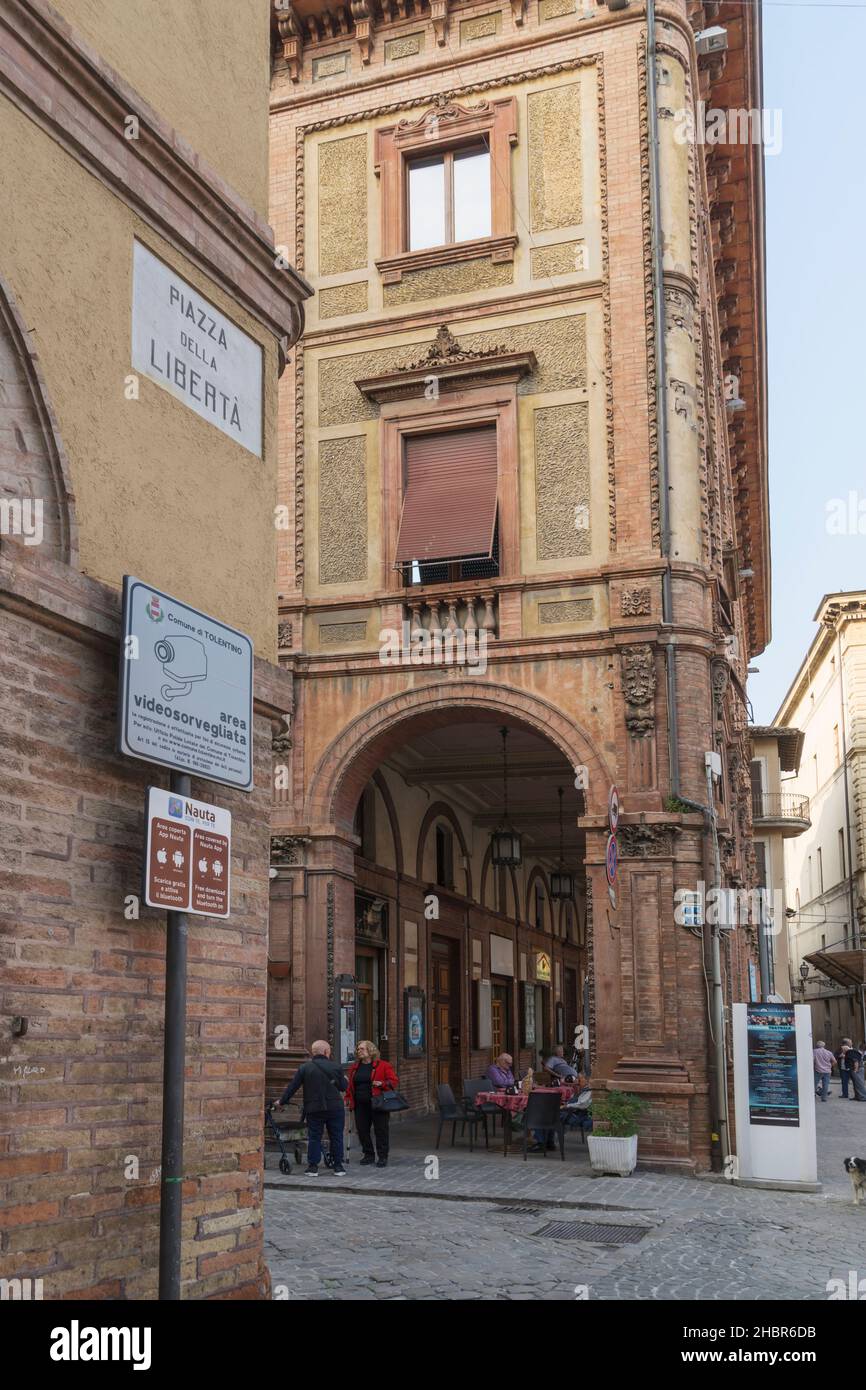 Piazza della Liberta, Palazzo Massi Porcelli, Lodges, Tolentino, Marche, Italia, Europa Foto Stock