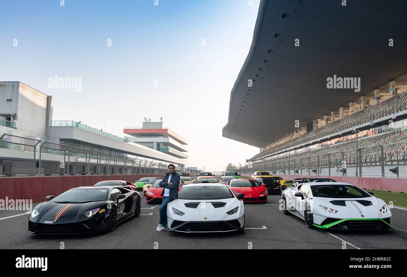 Grande Noida, India. 18th Dic 2021. Sharad Agarwal, responsabile, Lamborghini India al ‘Lamborghini Huracán sto Dynamic Launch in India’ (Photo by Jyoti Kapoor/Pacific Press) Credit: Pacific Press Media Production Corp./Alamy Live News Foto Stock