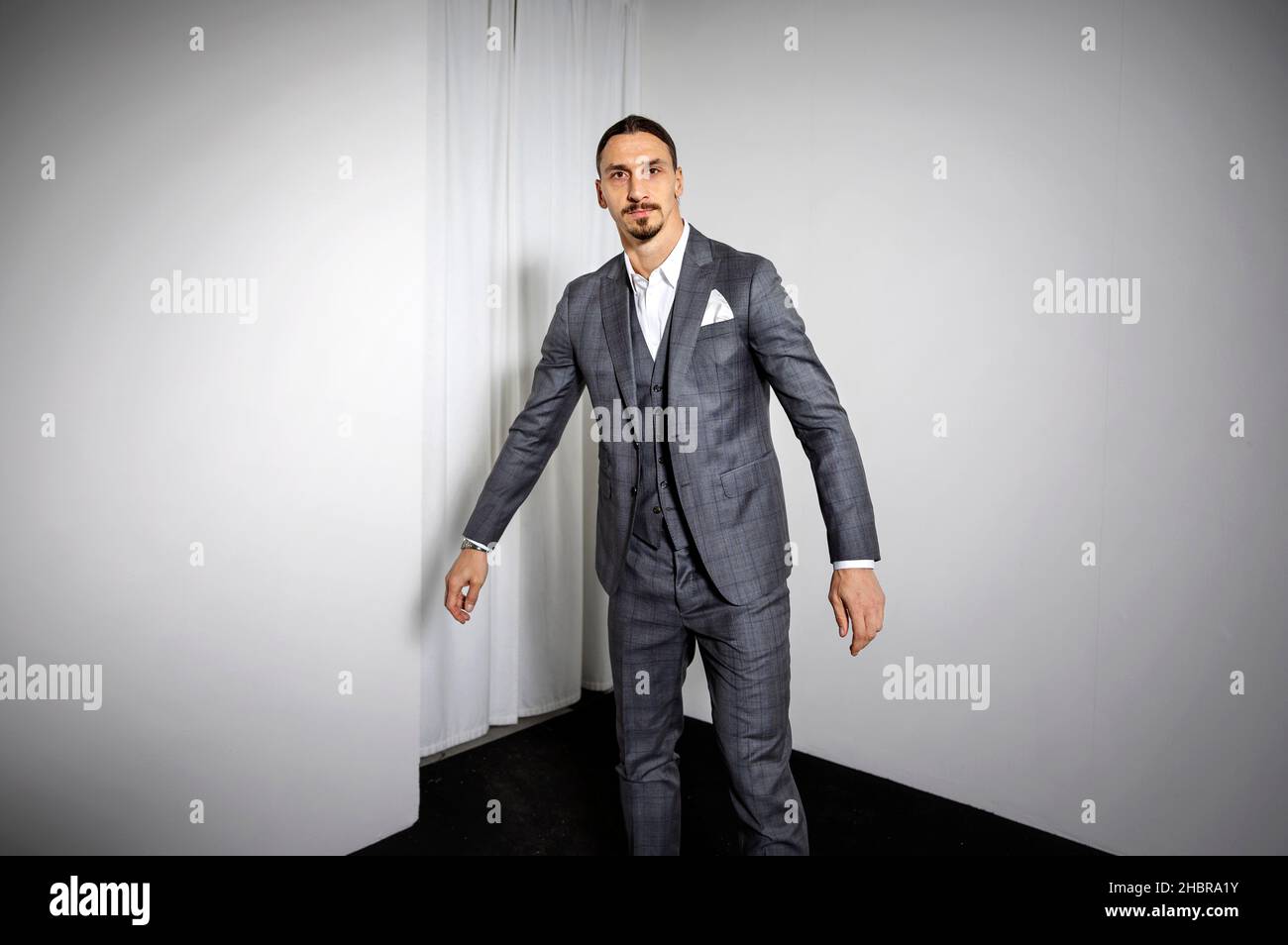 Il calciatore svedese Zlatan Ibrahimovic, fotografato al Palazzo dell'Arte di Milano il 12 dicembre 2021. Foto: Thomas Karlsson / DN / TT / code 3523 ***EXCLUSIVE*** Foto Stock