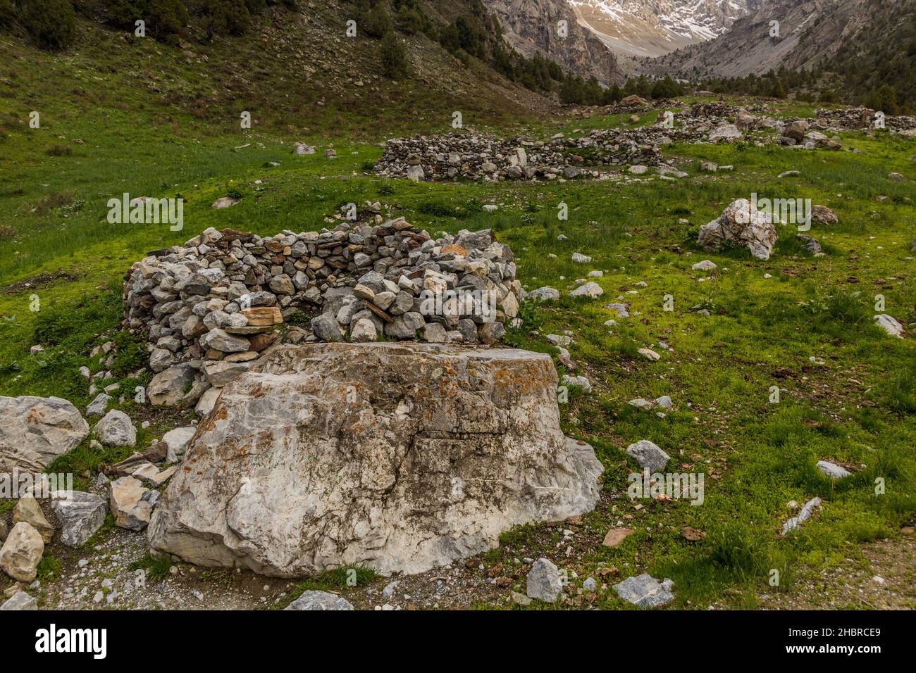 Rifugi di pastori nelle montagne di Fann, in Tagikistan Foto Stock