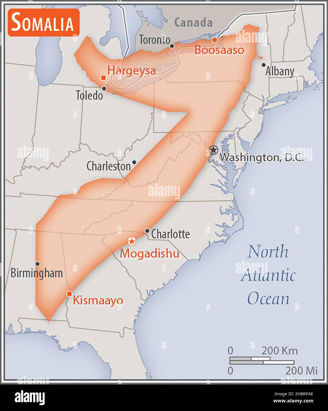Mappa della Somalia. Confronto delle aree di due paesi. L'area della Somalia con le città più grandi (rossa) si sovrappone all'area degli Stati Uniti d'America (sfondo grigio) ca. 17 febbraio 2014 Foto Stock
