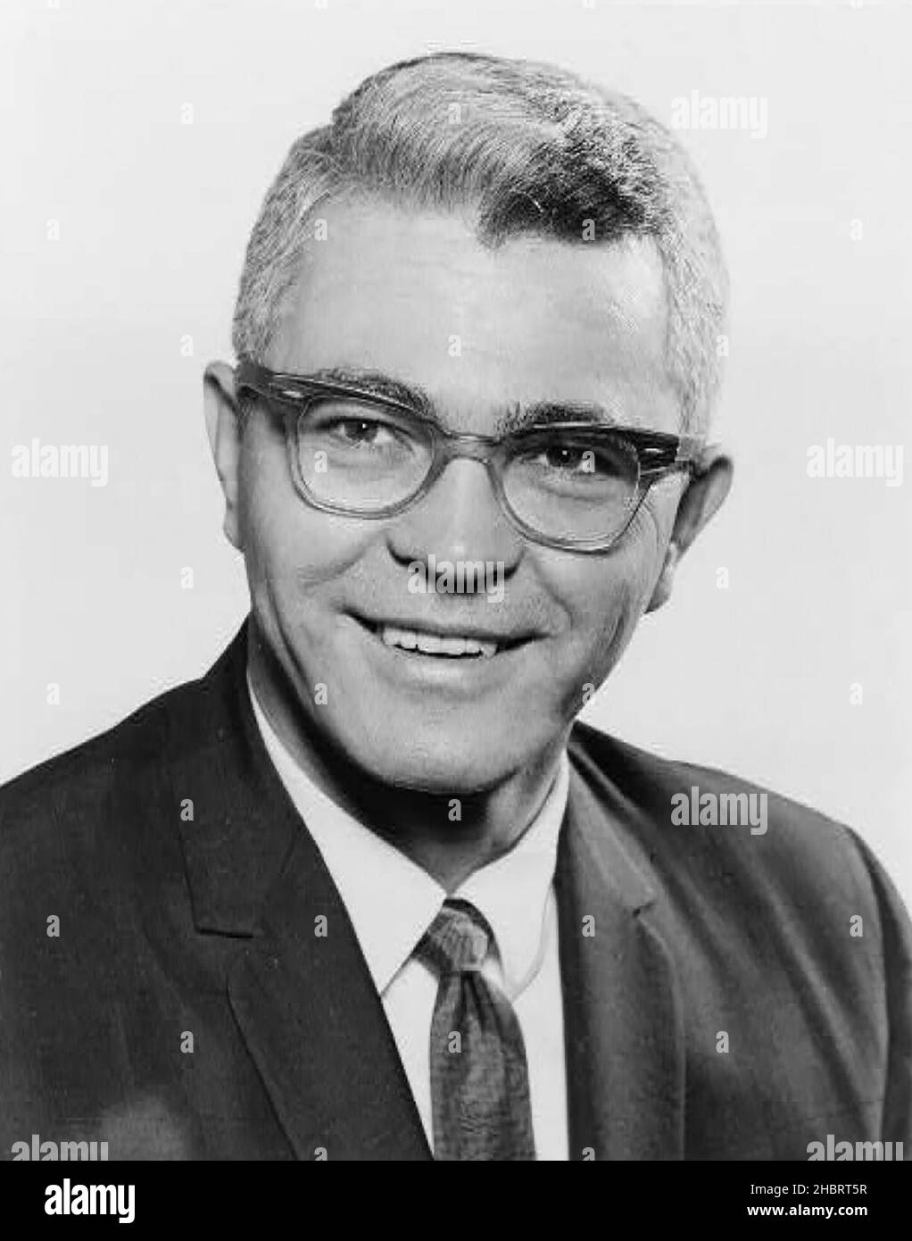 John Richard Rick, Rappresentante democratico degli Stati Uniti della Louisiana e candidato presidenziale del partito per l'indipendenza americana del 1980. Testa e spalle ritratto, rivolto verso la parte anteriore. Fonville, Baton Rouge, la. CA. 1966 Foto Stock