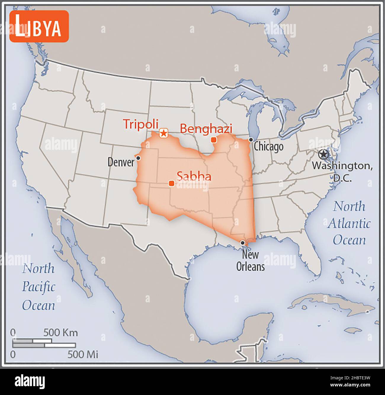 Mappa di Libia. Confronto delle aree di due paesi. L'area della Libia con le città più grandi (rossa) si sovrappone all'area degli Stati Uniti d'America (sfondo grigio). CA. 17 febbraio 2014 Foto Stock
